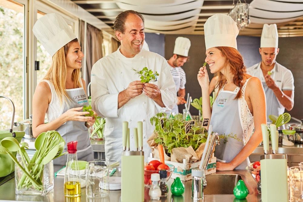 Forte Village Resort - Bouganville Санта Маргерита ди Пула Екстериор снимка